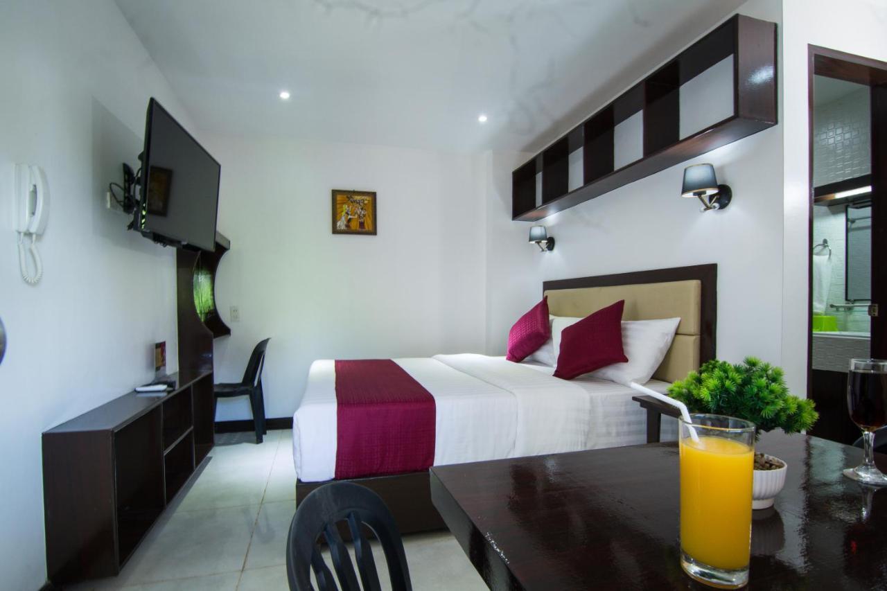 Diamond Hotel And Resto Catarman  Dış mekan fotoğraf